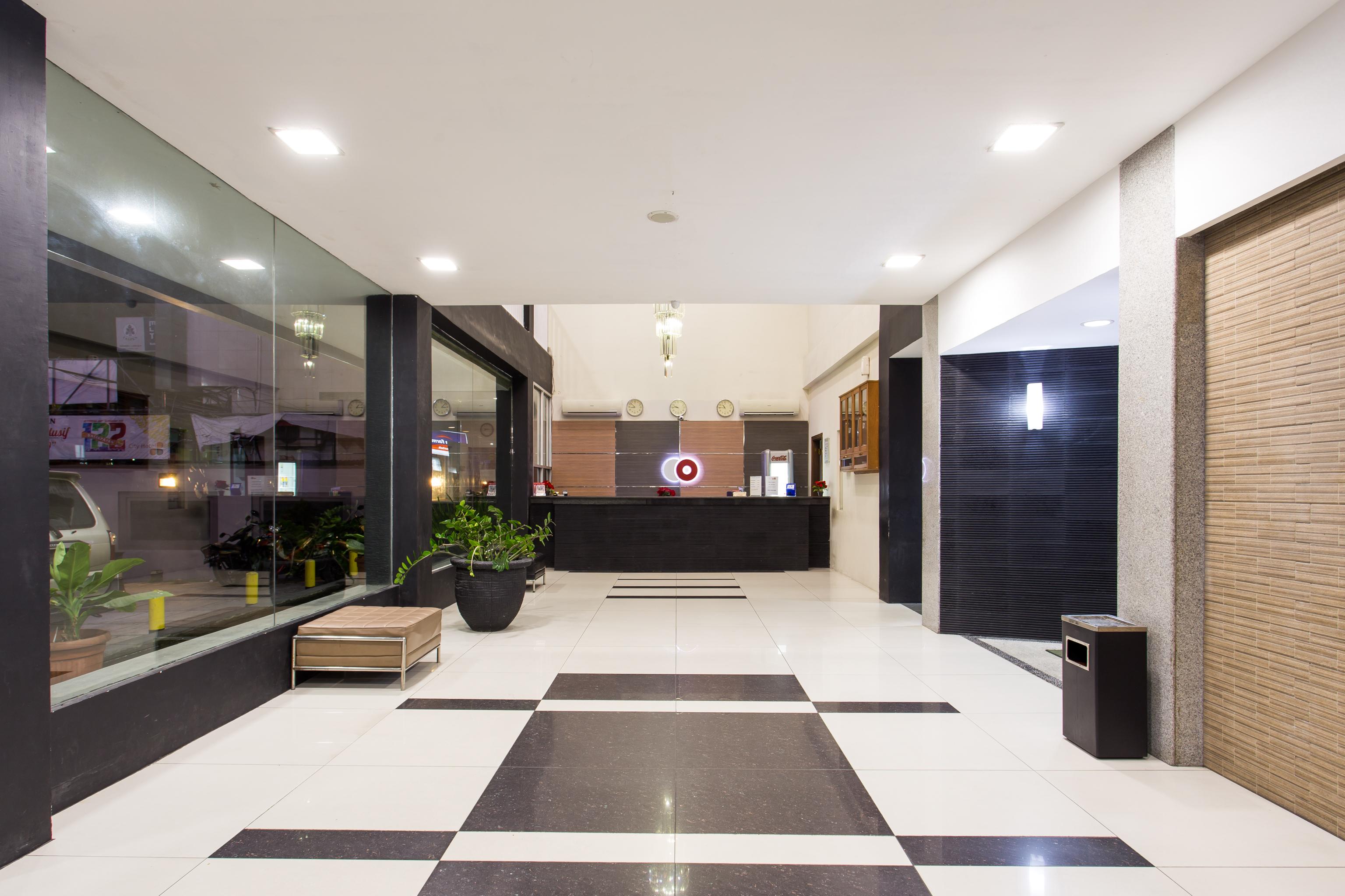 Capital O 769 City Hotel Баликпапан Екстериор снимка